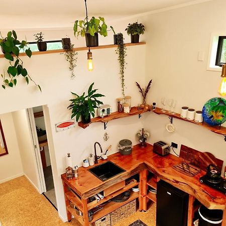 Adventurer'S Chest - Pohutukawa Hotel Hotwater Beach Екстериор снимка