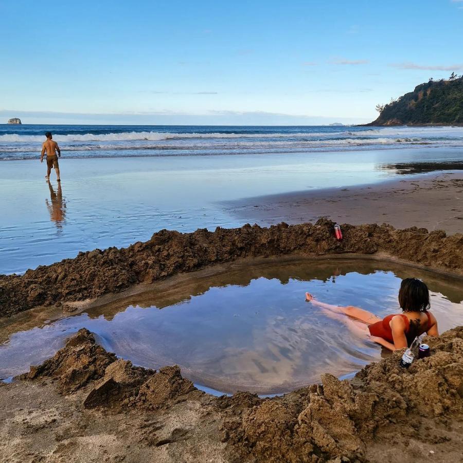 Adventurer'S Chest - Pohutukawa Hotel Hotwater Beach Екстериор снимка
