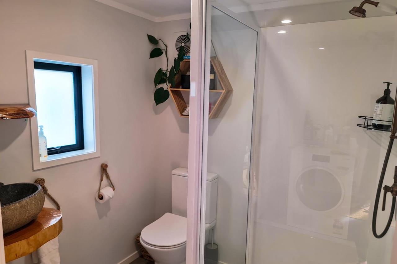 Adventurer'S Chest - Pohutukawa Hotel Hotwater Beach Екстериор снимка